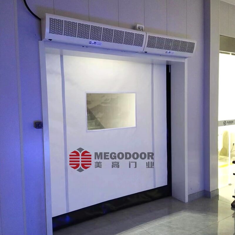 车间出入口PVC升降门与风幕机联动使用：确保防尘、隔离、洁净性能插图1