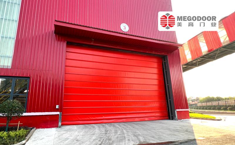 常州东方特钢安装美高门业防尘堆积门:高效解决车间防尘需求缩略图 常州东方特钢安装美高门业防尘堆积门:高效解决车间防尘需求缩略图