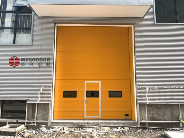常州中高端厂房电动提升门：科学设计，稳定平衡缩略图