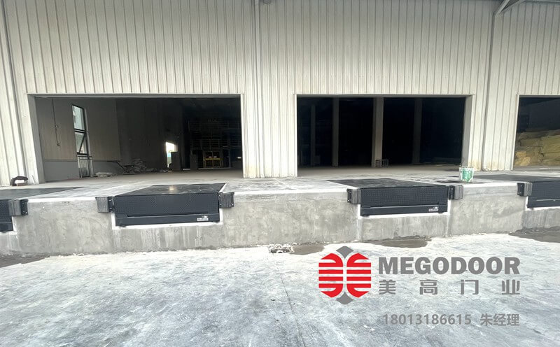 常州固定式装卸平台:搭建仓库与运输车辆之间的高效桥梁插图2 常州固定式装卸平台:搭建仓库与运输车辆之间的高效桥梁插图2