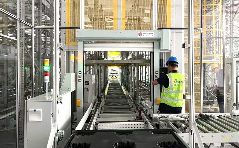 常州防坠落卷帘门厂家｜美高门业PVC卷帘门联动货梯安全保护方案插图