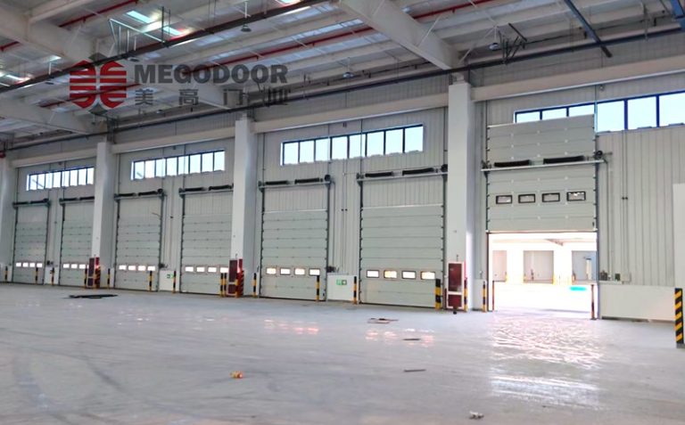 寒区守护者：常州低温区域电动滑升门的断桥保温与抗风技术创新缩略图