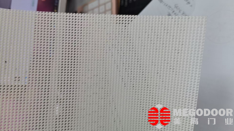 防蚊透风两不误:快速卷帘纱网门在工业环境中的应用插图1 防蚊透风两不误:快速卷帘纱网门在工业环境中的应用插图1